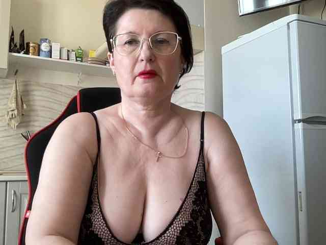 HotMilfPussy webcam
