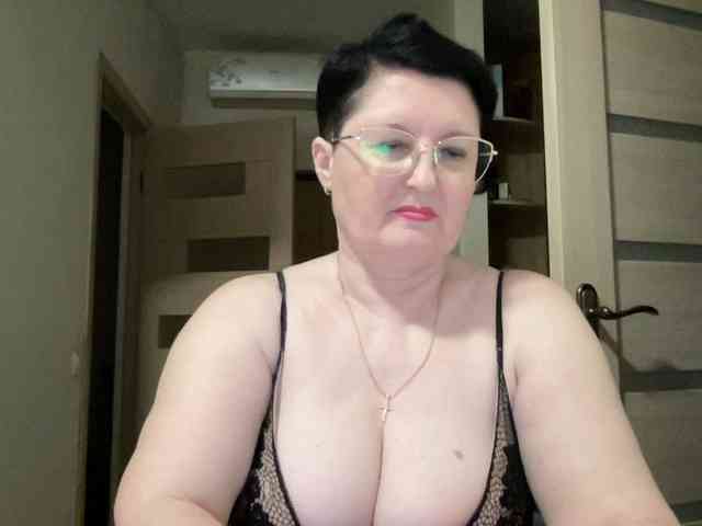 HotMilfPussy webcam