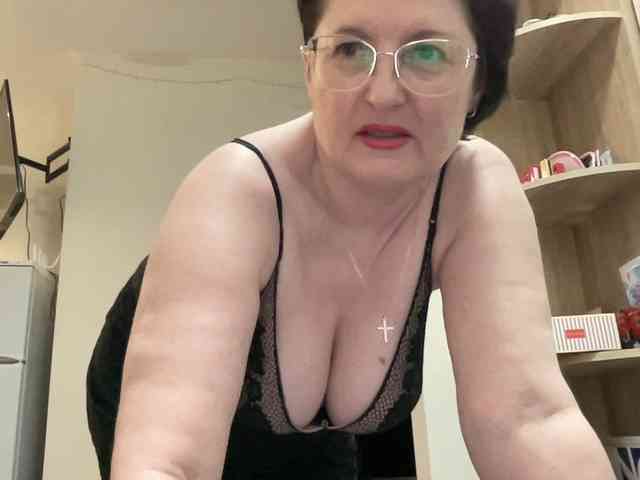 HotMilfPussy webcam