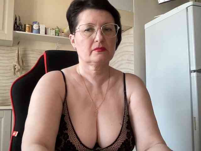 HotMilfPussy webcam