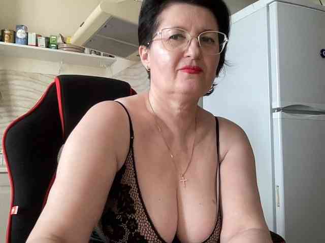 HotMilfPussy webcam