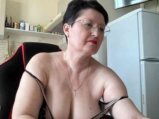 HotMilfPussy webcam