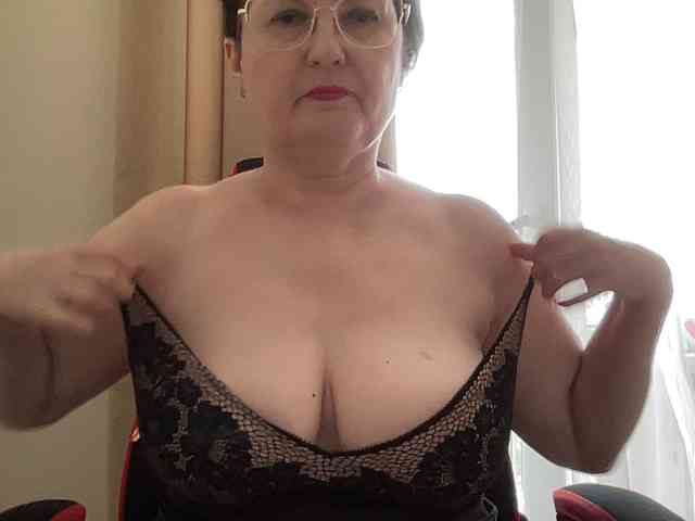 HotMilfPussy webcam