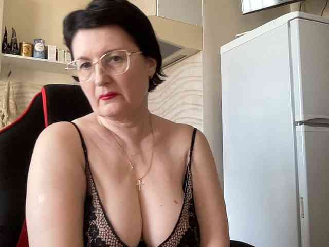 HotMilfPussy webcam