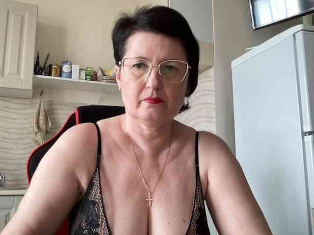 HotMilfPussy webcam