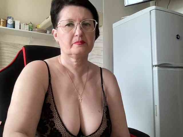 HotMilfPussy webcam