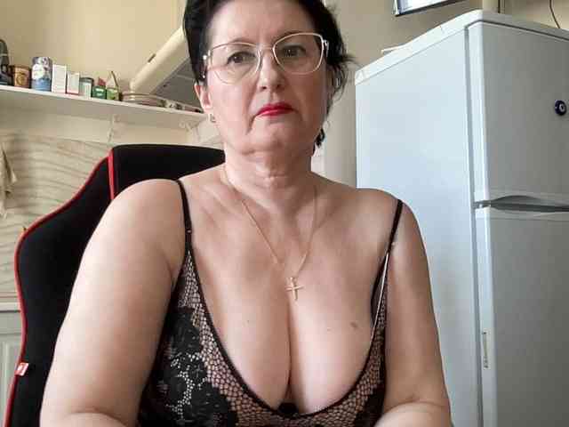 HotMilfPussy webcam