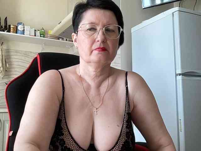 HotMilfPussy webcam