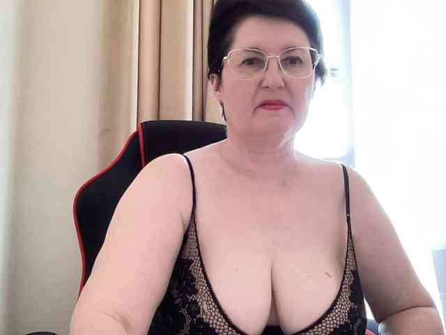 HotMilfPussy webcam