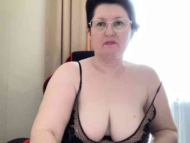 HotMilfPussy webcam
