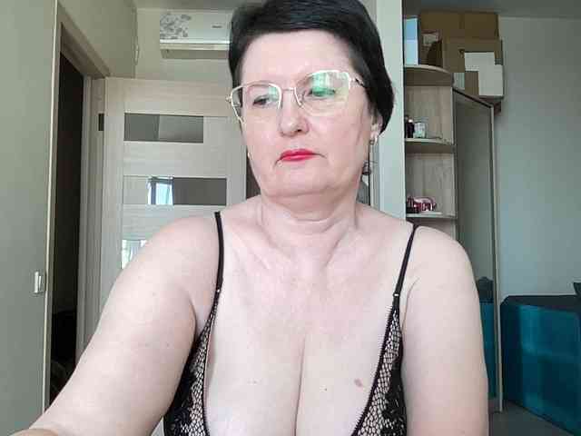 HotMilfPussy webcam