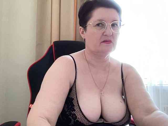 HotMilfPussy webcam