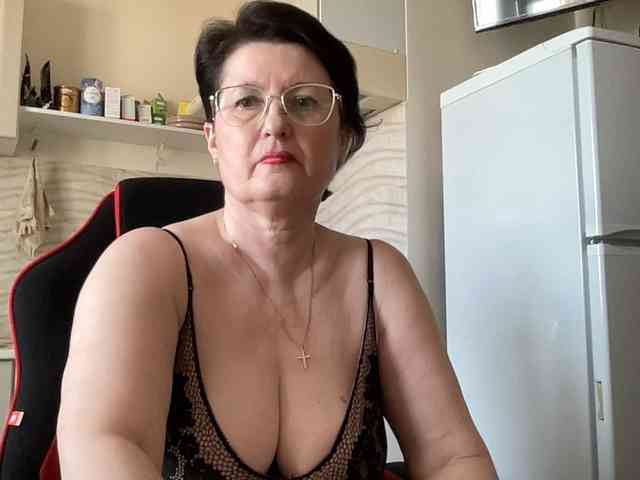 HotMilfPussy webcam