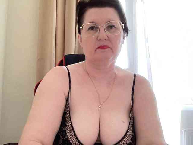 HotMilfPussy webcam