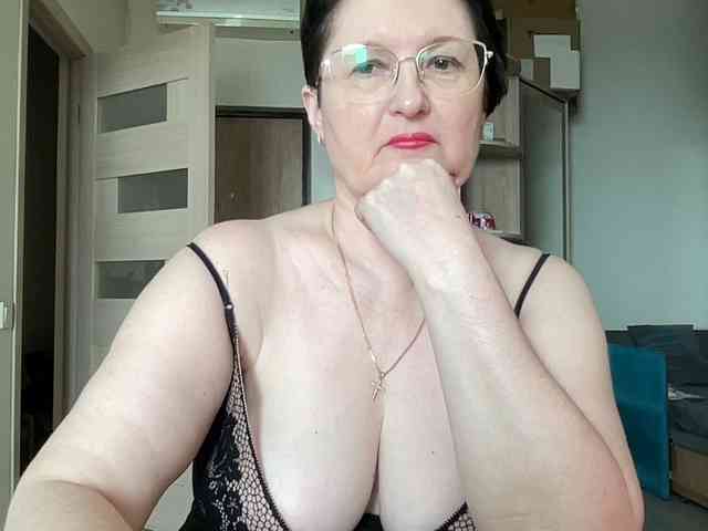 HotMilfPussy webcam