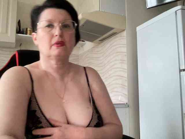 HotMilfPussy webcam