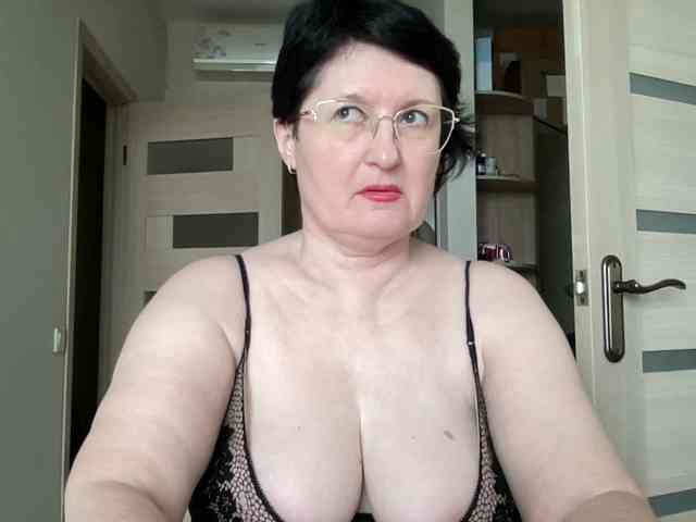 HotMilfPussy webcam
