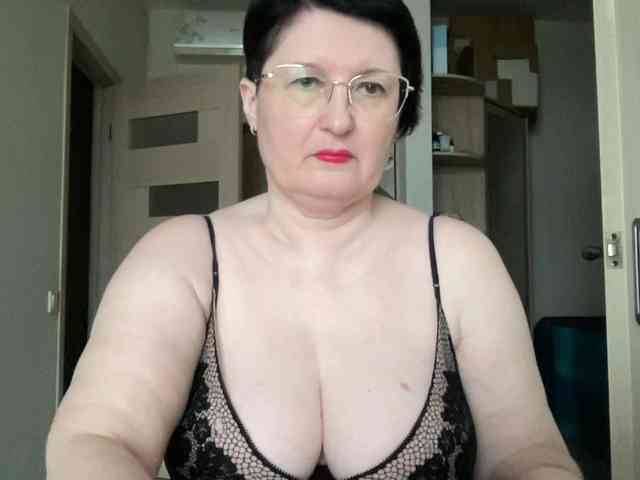 Hotmilfpussy's cam show statistics and live stream