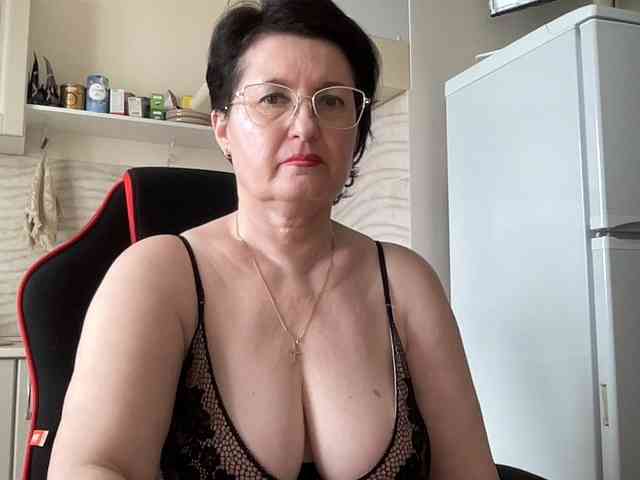 HotMilfPussy webcam