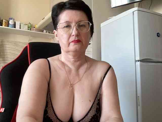 HotMilfPussy webcam