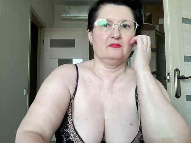 HotMilfPussy webcam