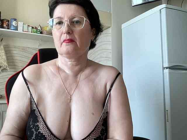 HotMilfPussy webcam