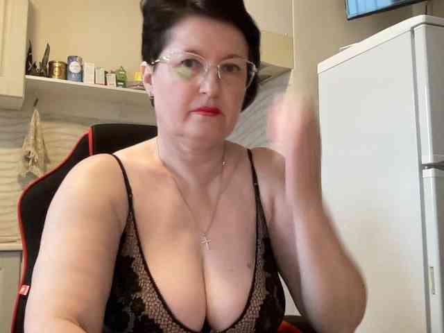 HotMilfPussy webcam