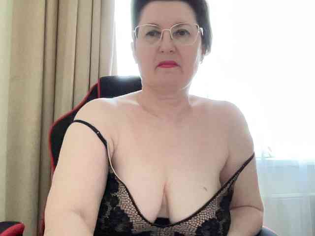 HotMilfPussy webcam