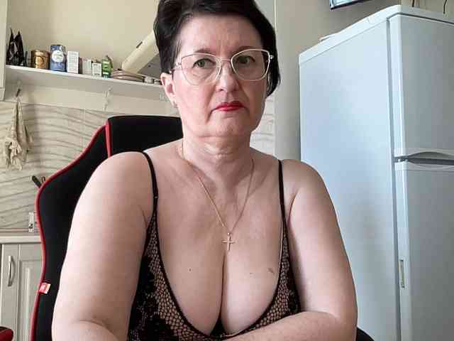 HotMilfPussy webcam