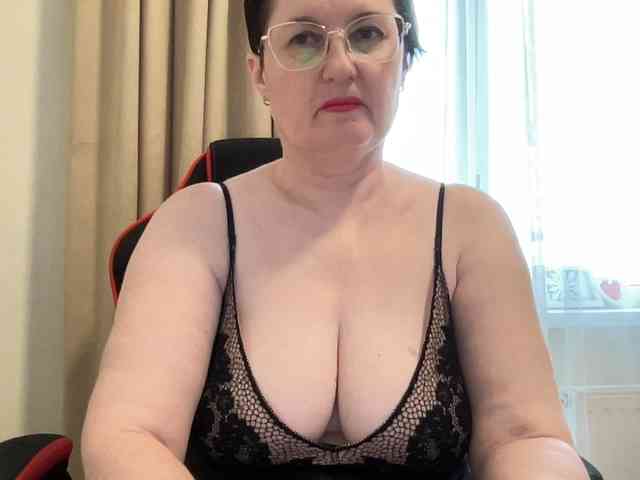 HotMilfPussy webcam