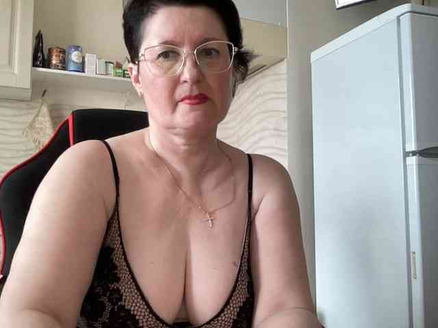 HotMilfPussy webcam