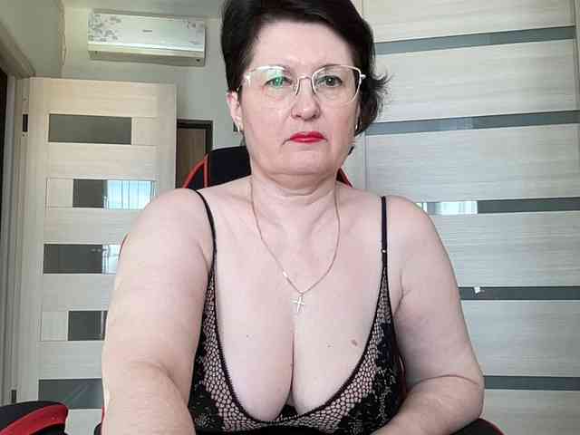 HotMilfPussy webcam