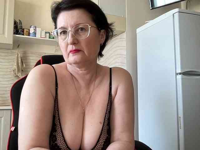 HotMilfPussy webcam