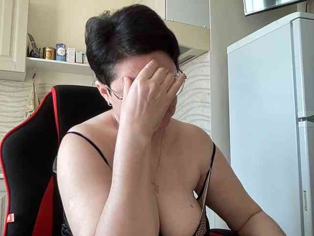 HotMilfPussy webcam
