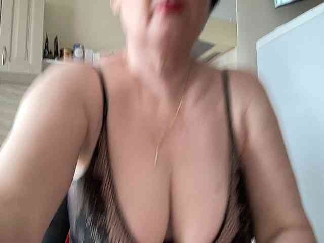HotMilfPussy webcam