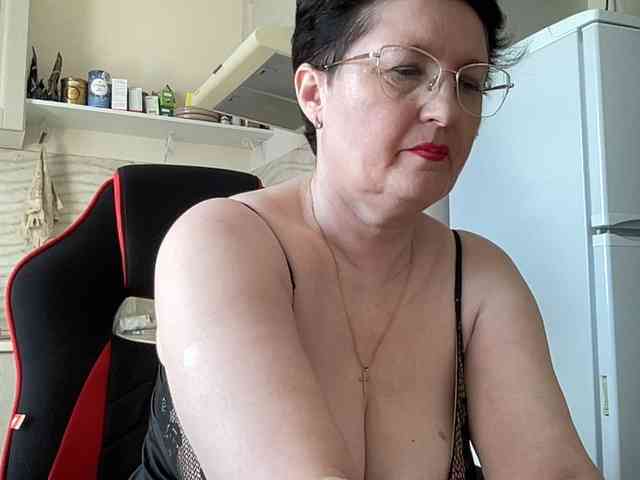 HotMilfPussy webcam