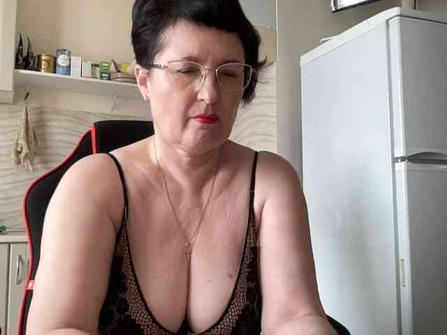 HotMilfPussy webcam