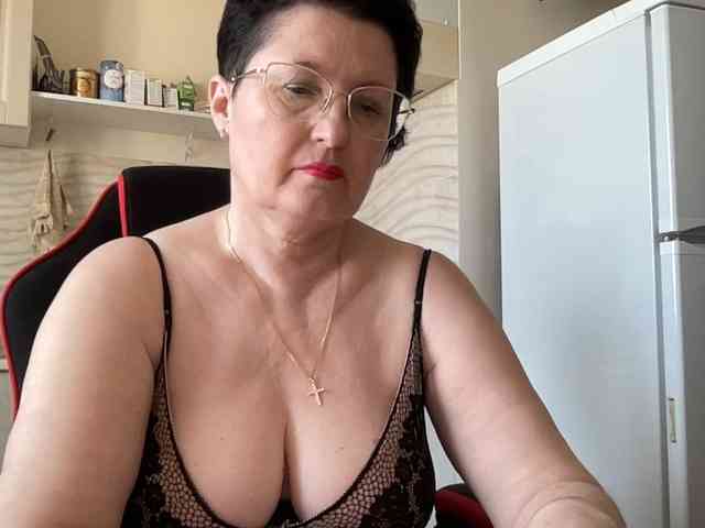 HotMilfPussy webcam