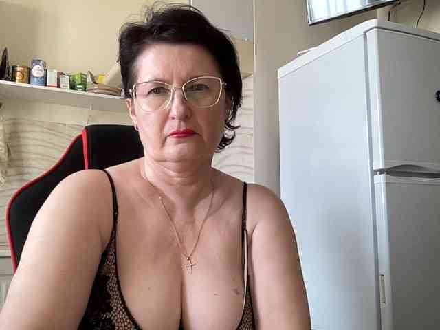 HotMilfPussy webcam
