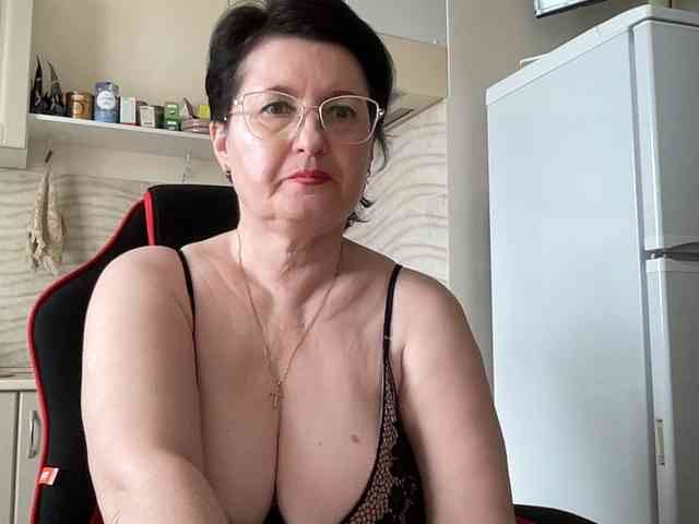 HotMilfPussy webcam