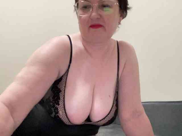 HotMilfPussy webcam