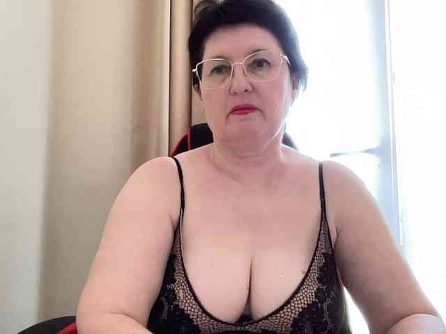 HotMilfPussy webcam