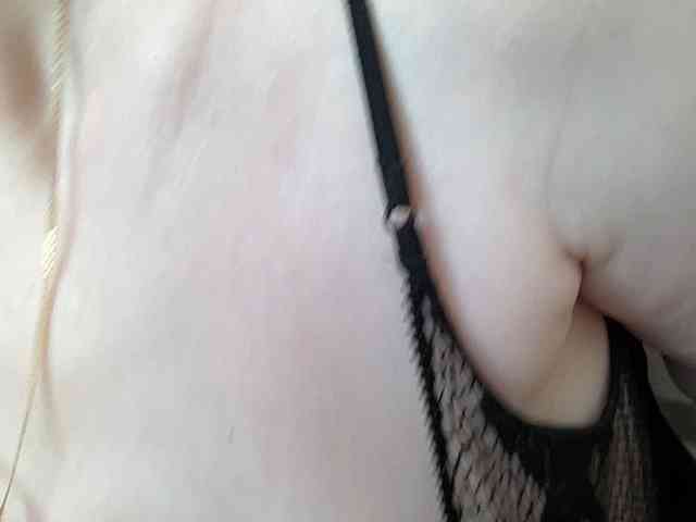 HotMilfPussy webcam