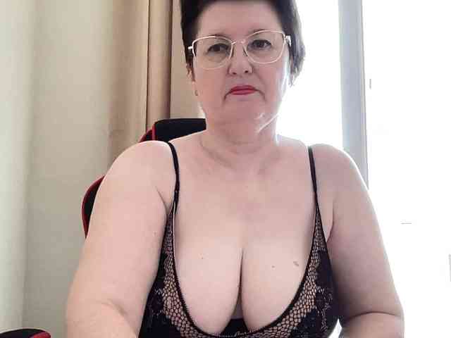 HotMilfPussy webcam