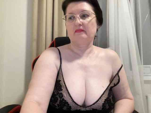 HotMilfPussy webcam