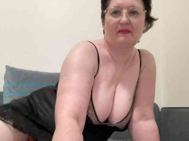 HotMilfPussy webcam