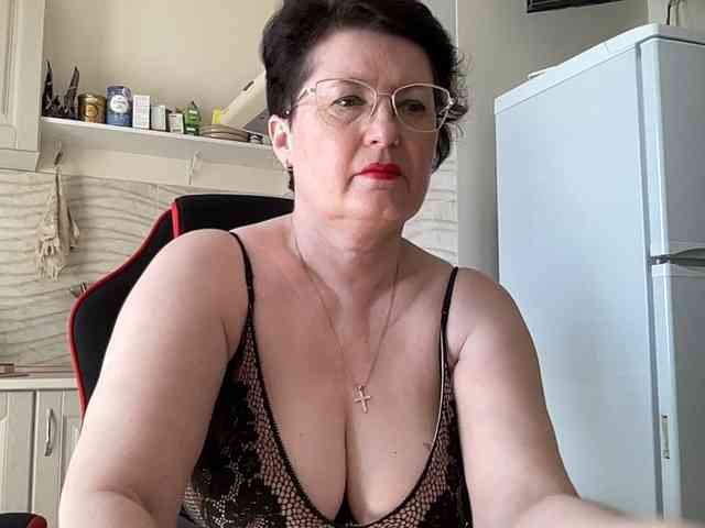 HotMilfPussy webcam