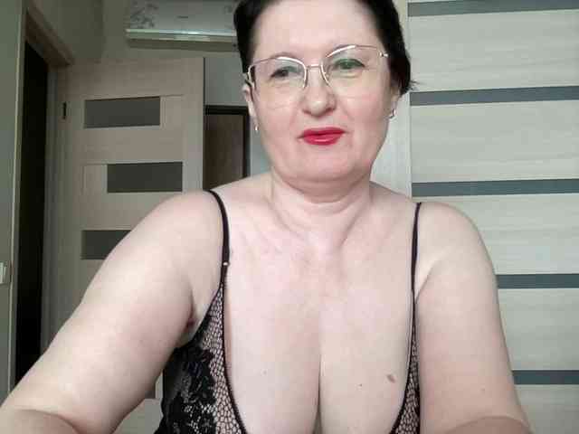 HotMilfPussy webcam