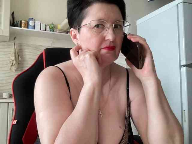 HotMilfPussy webcam