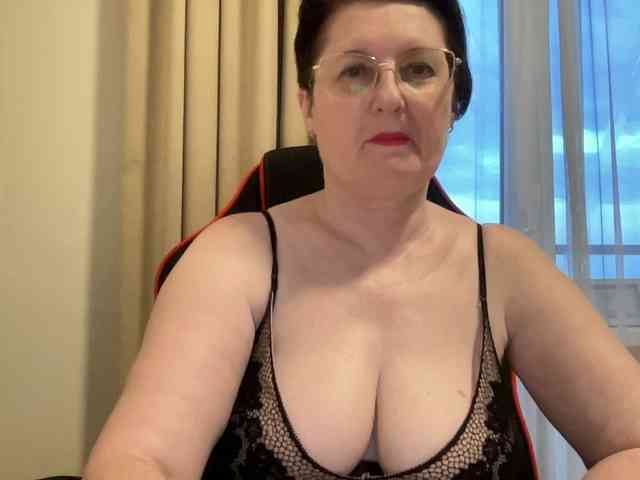 HotMilfPussy webcam